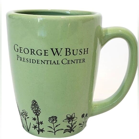 Laura Bush Signature 14oz mug. George W. Bush Presidential Center - Picture 1 of 4